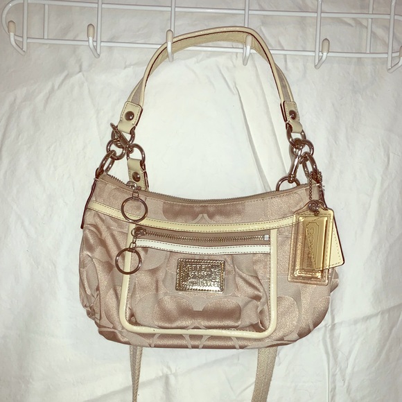 Coach Handbags - Coach poppy purse